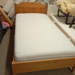 Masivní postel 100x200cm                