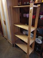 Dřevěný regál                           