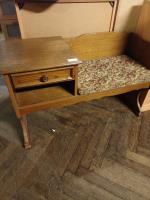 Stolek do předsíně                      