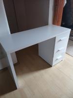Psací stůl                              