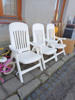 Plastová polohovací křesla              