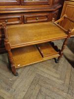 Celomasivni dubový servírovací stolek   