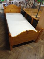 Pěkná pevná celomasivní postel 90x200cm 