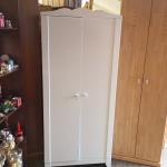 Bílá šatní skříň                        